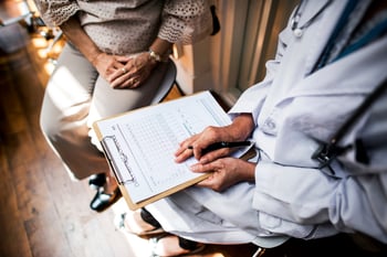 patient-is-meeting-doctor